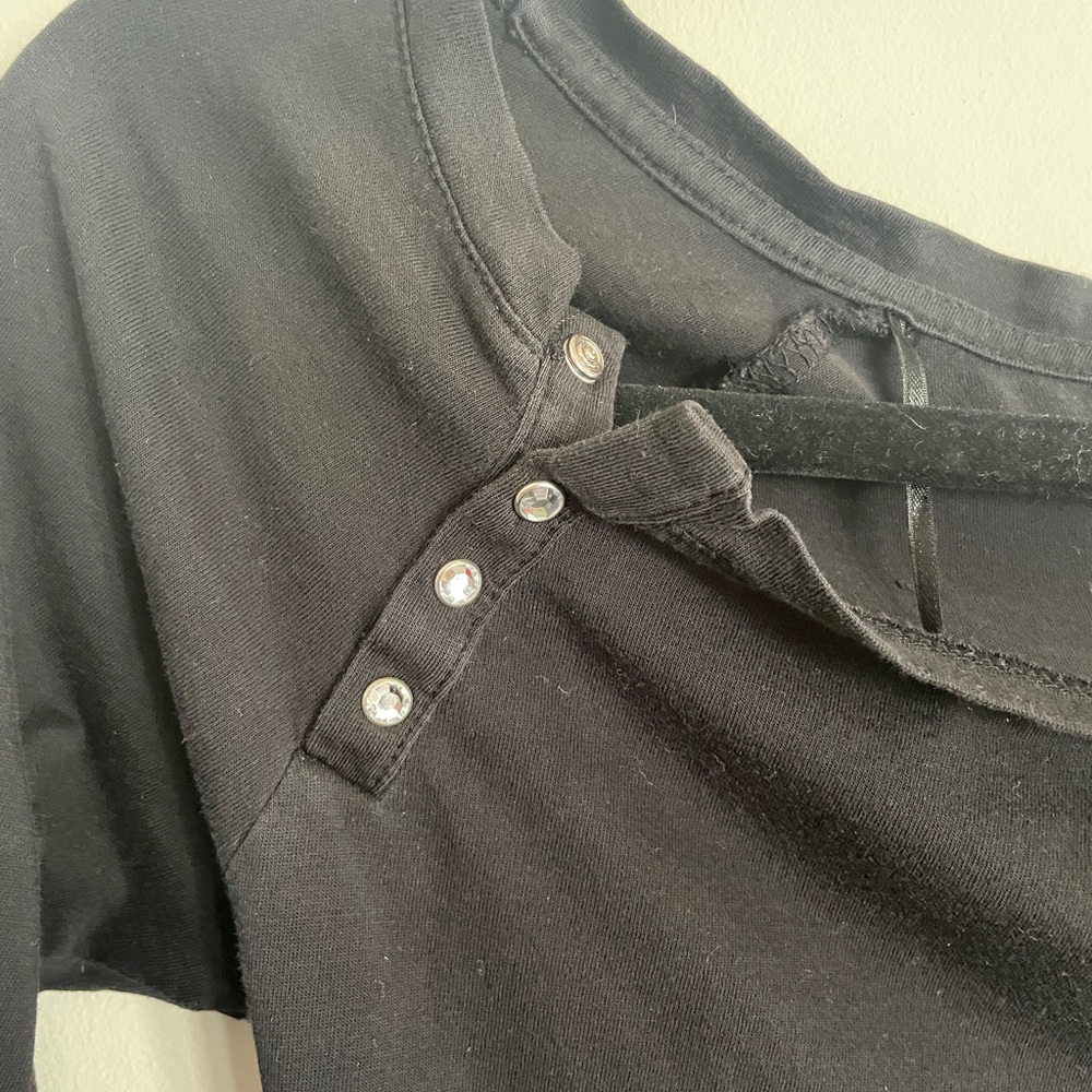 ✨ Side Ruched Shirt ✨ 3 for $33 ✨ - Picture 2 of 5